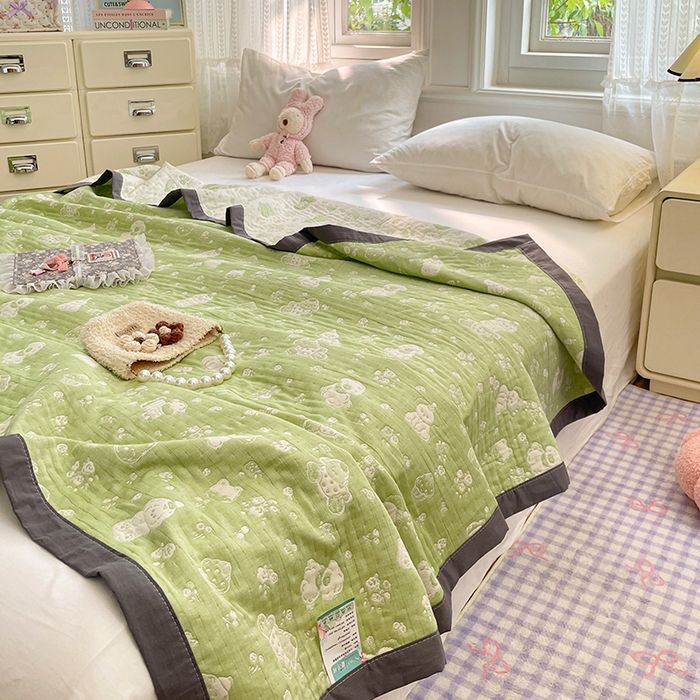 91家纺网 家纺一手货源 找家纺 云天家纺 2026新款A类全棉三层纱多功能毛巾被（盖毯床单夏被） 萌宠小狗-绿