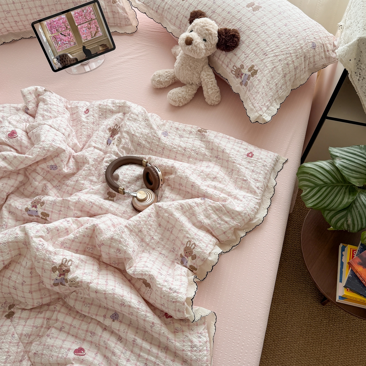 91家纺网 家纺一手货源 找家纺 欧尚 2026新款蕾丝花边夏被款四件套 格系萌兔