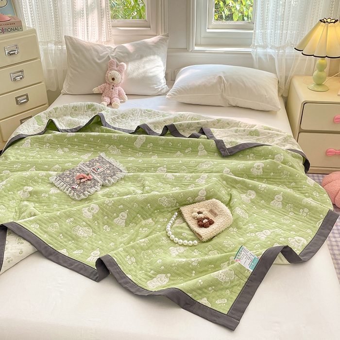 91家纺网 家纺一手货源 找家纺 云天家纺 2026新款A类全棉三层纱多功能毛巾被（盖毯床单夏被） 萌宠小狗-绿