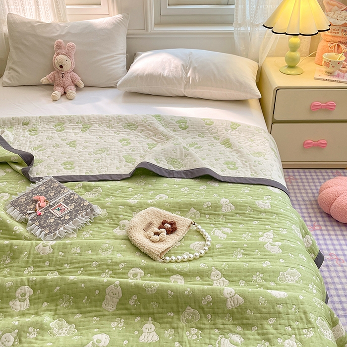 91家纺网 家纺一手货源 找家纺 云天家纺 2026新款A类全棉三层纱多功能毛巾被（盖毯床单夏被） 萌宠小狗-绿