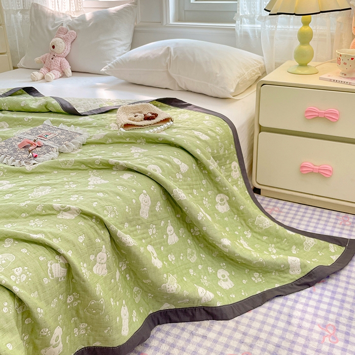 91家纺网 家纺一手货源 找家纺 云天家纺 2026新款A类全棉三层纱多功能毛巾被（盖毯床单夏被） 萌宠小狗-绿