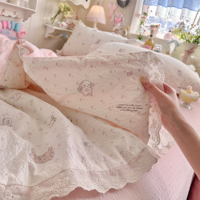 91家纺网 家纺一手货源 找家纺 几禾 2026新款泡芙纱全棉蕾丝花边夏被-花笺系列（甜系花边撞入梦境，软乎乎的质感，治愈所有疲惫） 花笺-悦悦小兔