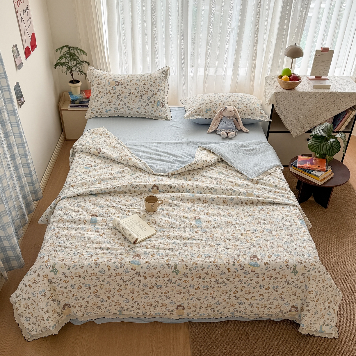 91家纺网 家纺一手货源 找家纺 欧尚 2026新款蕾丝花边夏被款四件套 花镜人偶黄