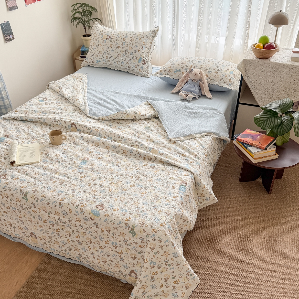 91家纺网 家纺一手货源 找家纺 欧尚 2026新款蕾丝花边夏被款四件套 花镜人偶黄