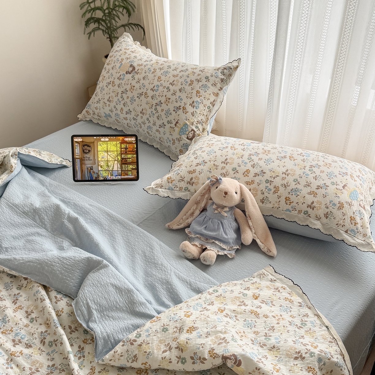 91家纺网 家纺一手货源 找家纺 欧尚 2026新款蕾丝花边夏被款四件套 花镜人偶黄