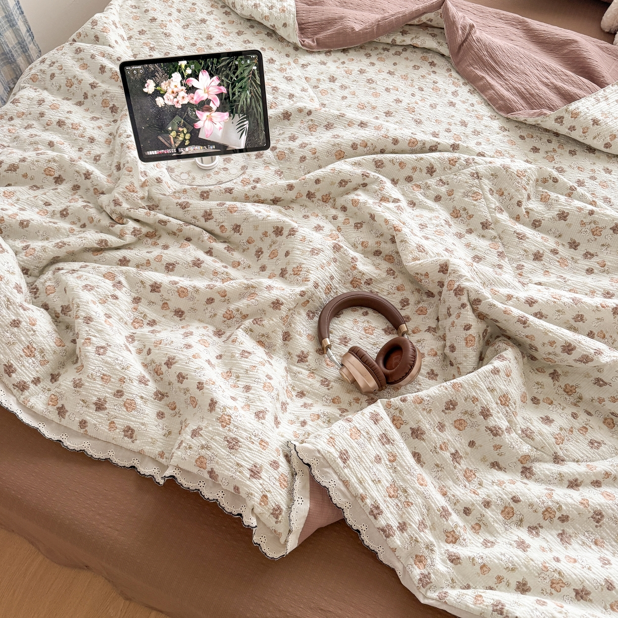 91家纺网 家纺一手货源 找家纺 欧尚 2026新款蕾丝花边夏被款四件套 花序