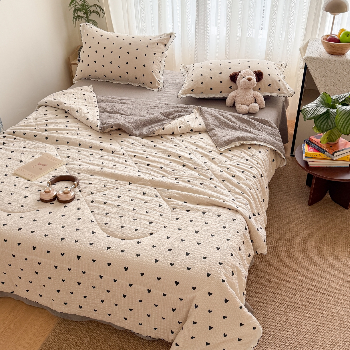 91家纺网 家纺一手货源 找家纺 欧尚 2026新款蕾丝花边夏被款四件套 咖爱心