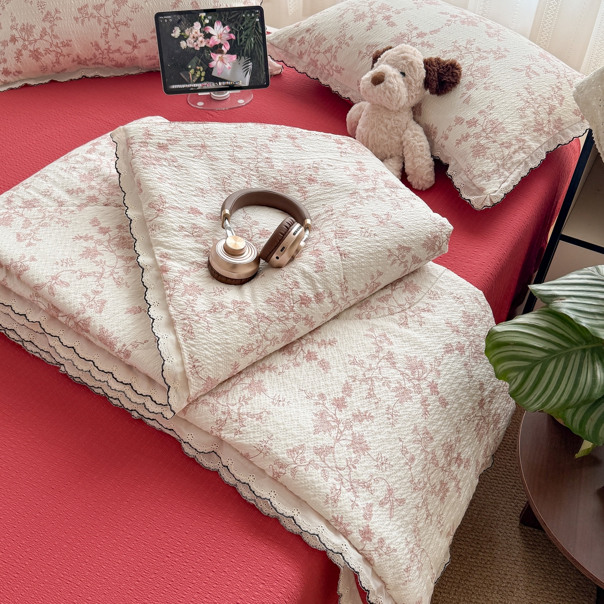 91家纺网 家纺一手货源 找家纺 欧尚 2026新款蕾丝花边夏被款四件套 丽莎