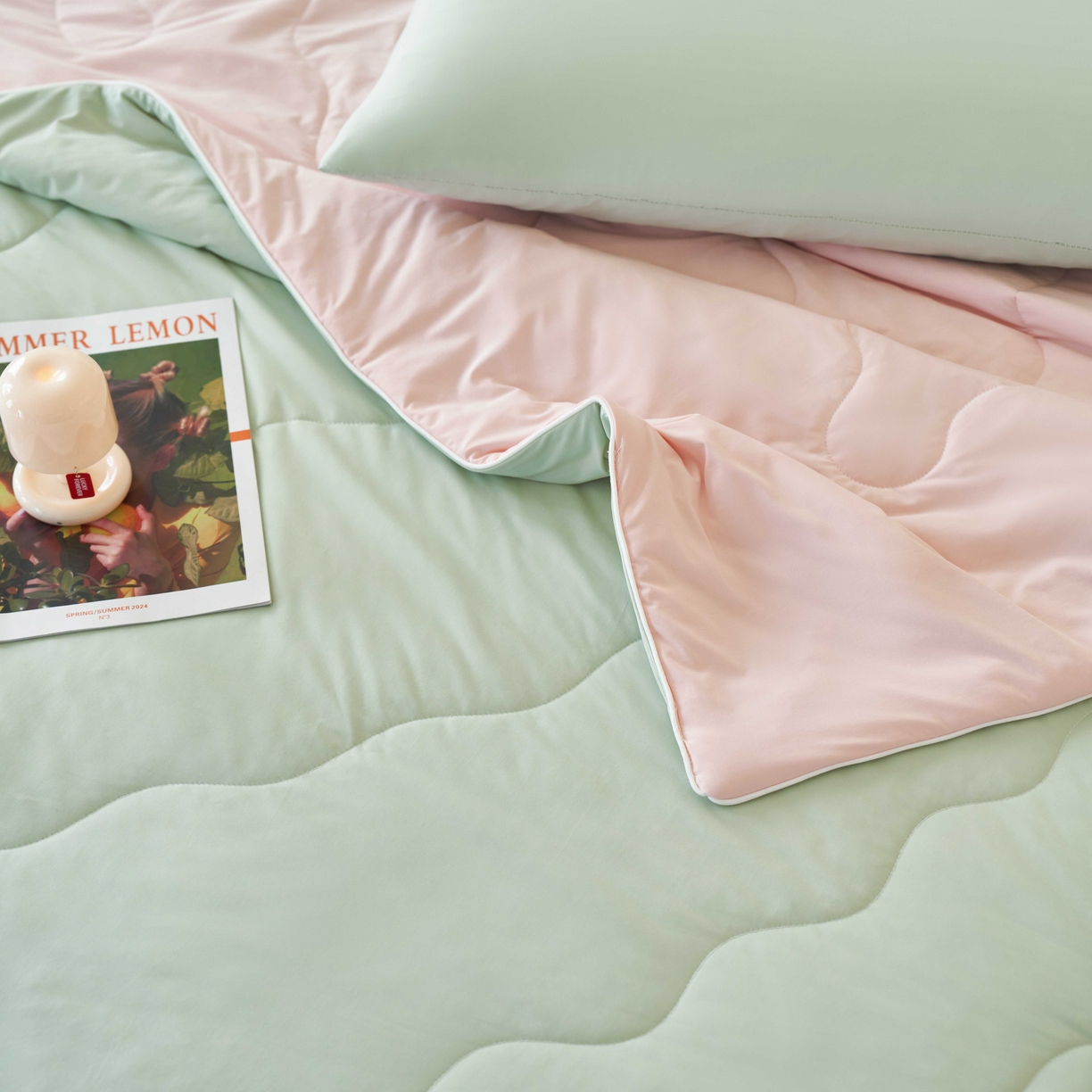 91家纺网 家纺一手货源 找家纺 亿梵家居 2026新款西瓜啵啵凉感夏被夏凉被空调被 星辰绿-海棠粉