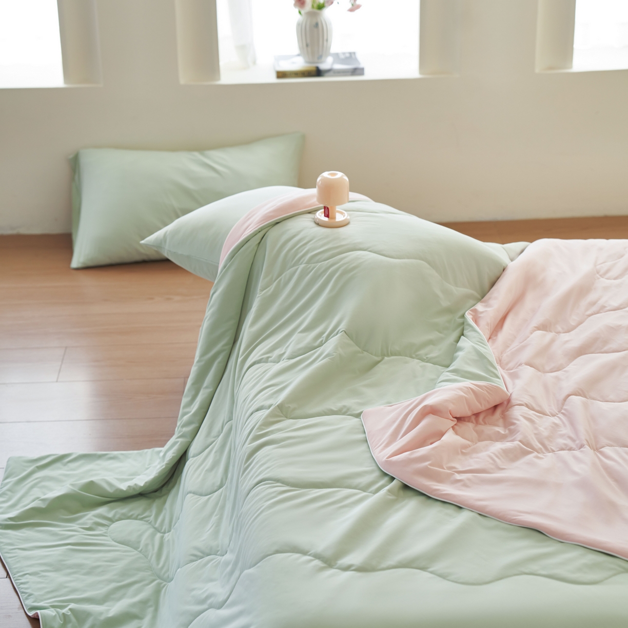 91家纺网 家纺一手货源 找家纺 亿梵家居 2026新款西瓜啵啵凉感夏被夏凉被空调被 星辰绿-海棠粉