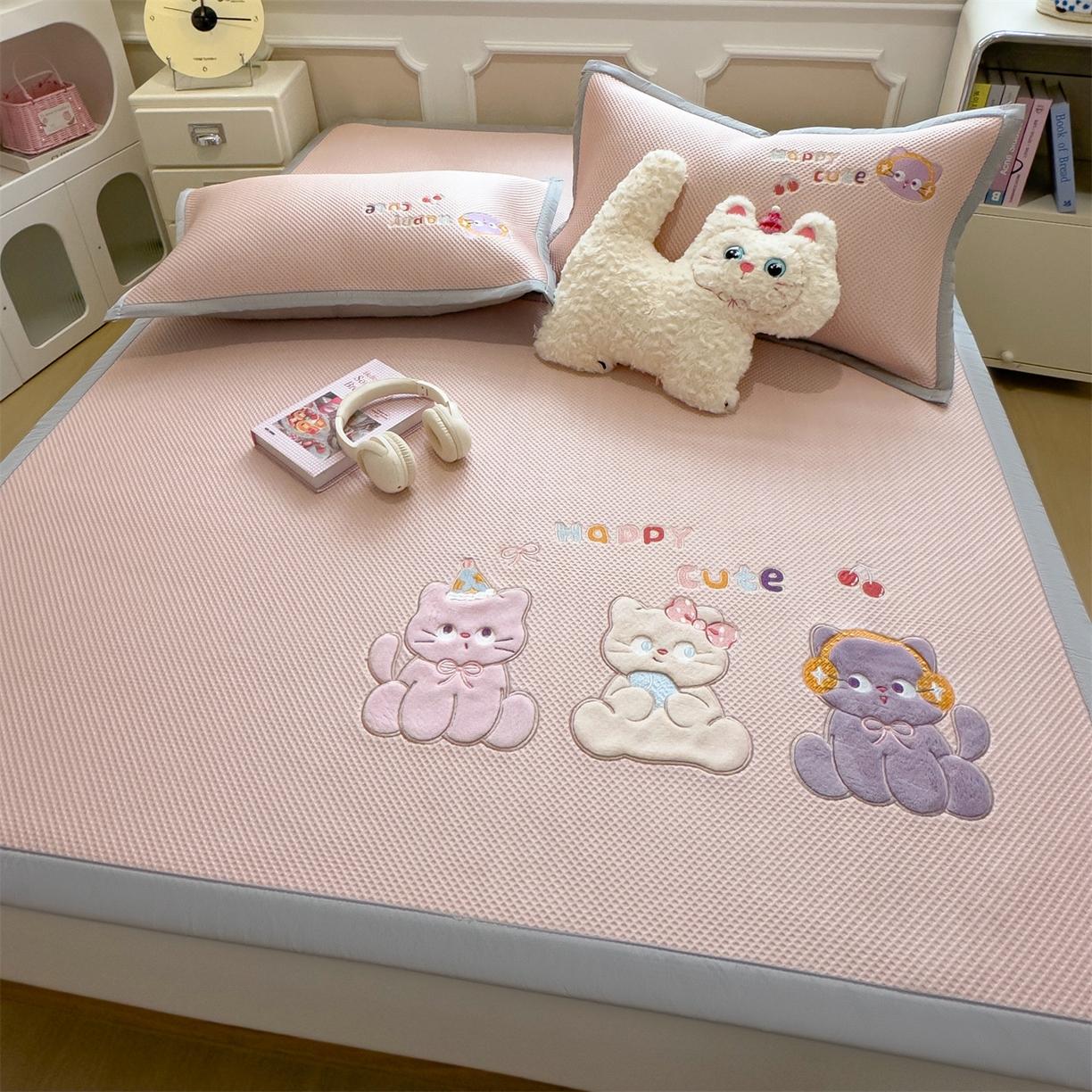 91家纺网 家纺一手货源 找家纺 （总）兄弟坊 2026新款高端A类PE高分子冰丝凉席卡通贴布凉席冰豆豆软凉席