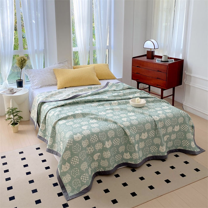 91家纺网 家纺一手货源 找家纺 兄弟坊 2026新款A类全棉三层纱多功能毛巾被夏被夏凉被（盖毯床单夏被） 百变猫咪-绿