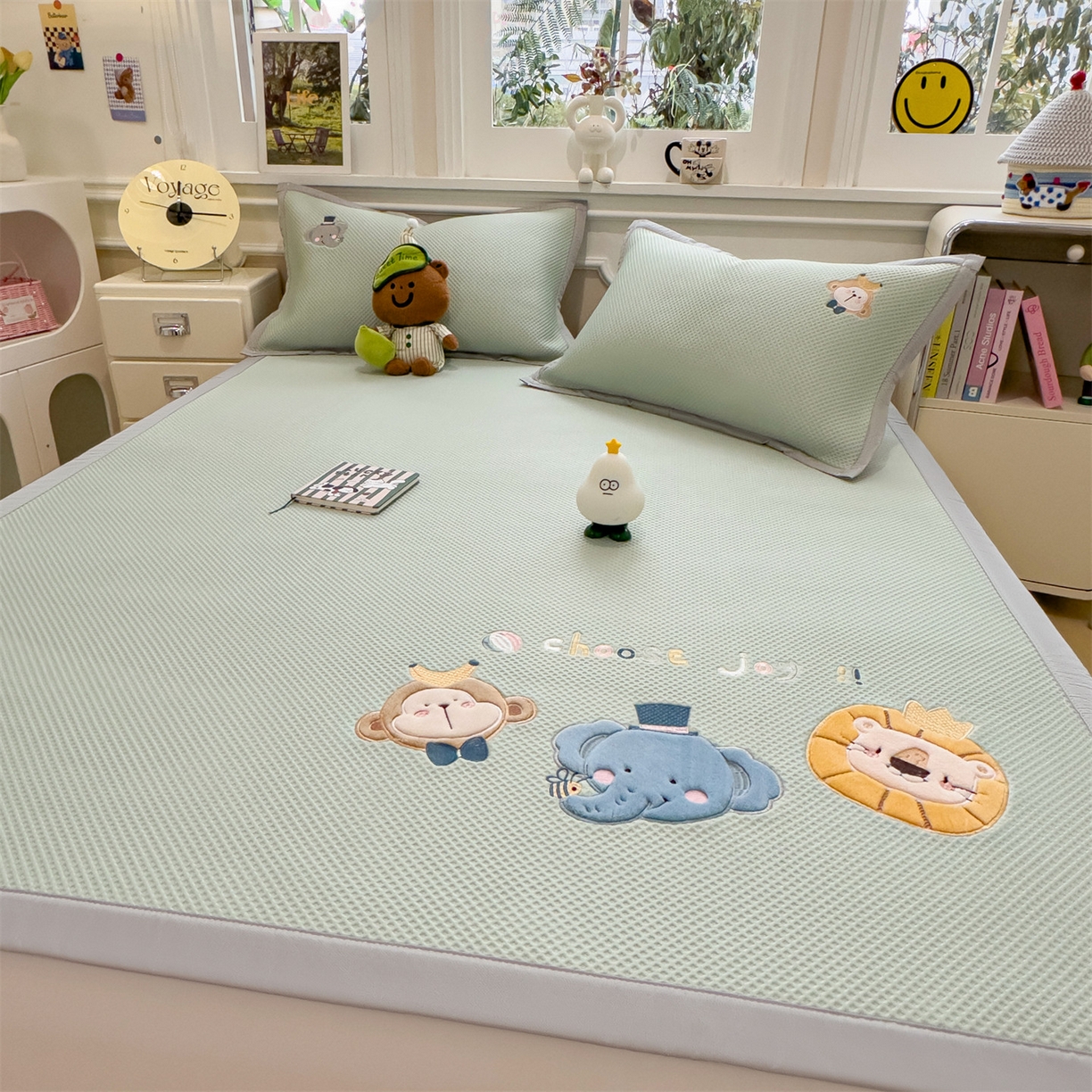 91家纺网 家纺一手货源 找家纺 兄弟坊 2026新款高端A类PE高分子冰丝凉席卡通贴布凉席冰豆豆软凉席 动物园-青