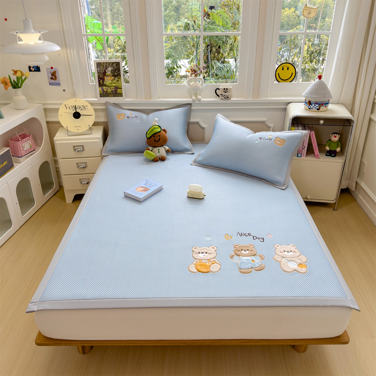 91家纺网 家纺一手货源 找家纺 兄弟坊 2026新款高端A类PE高分子冰丝凉席卡通贴布凉席冰豆豆软凉席 天真小熊-兰