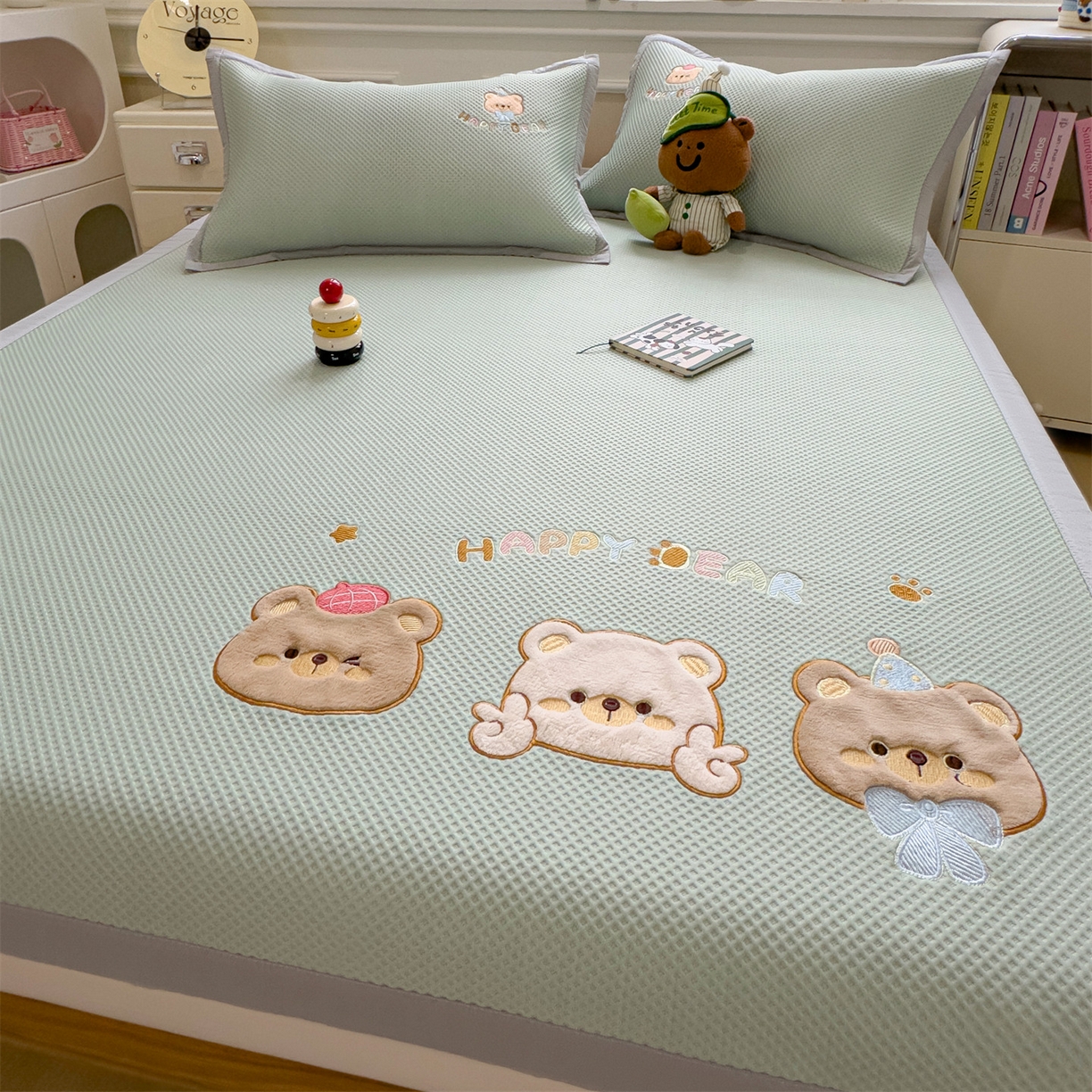 91家纺网 家纺一手货源 找家纺 兄弟坊 2026新款高端A类PE高分子冰丝凉席卡通贴布凉席冰豆豆软凉席 熊熊世界-青