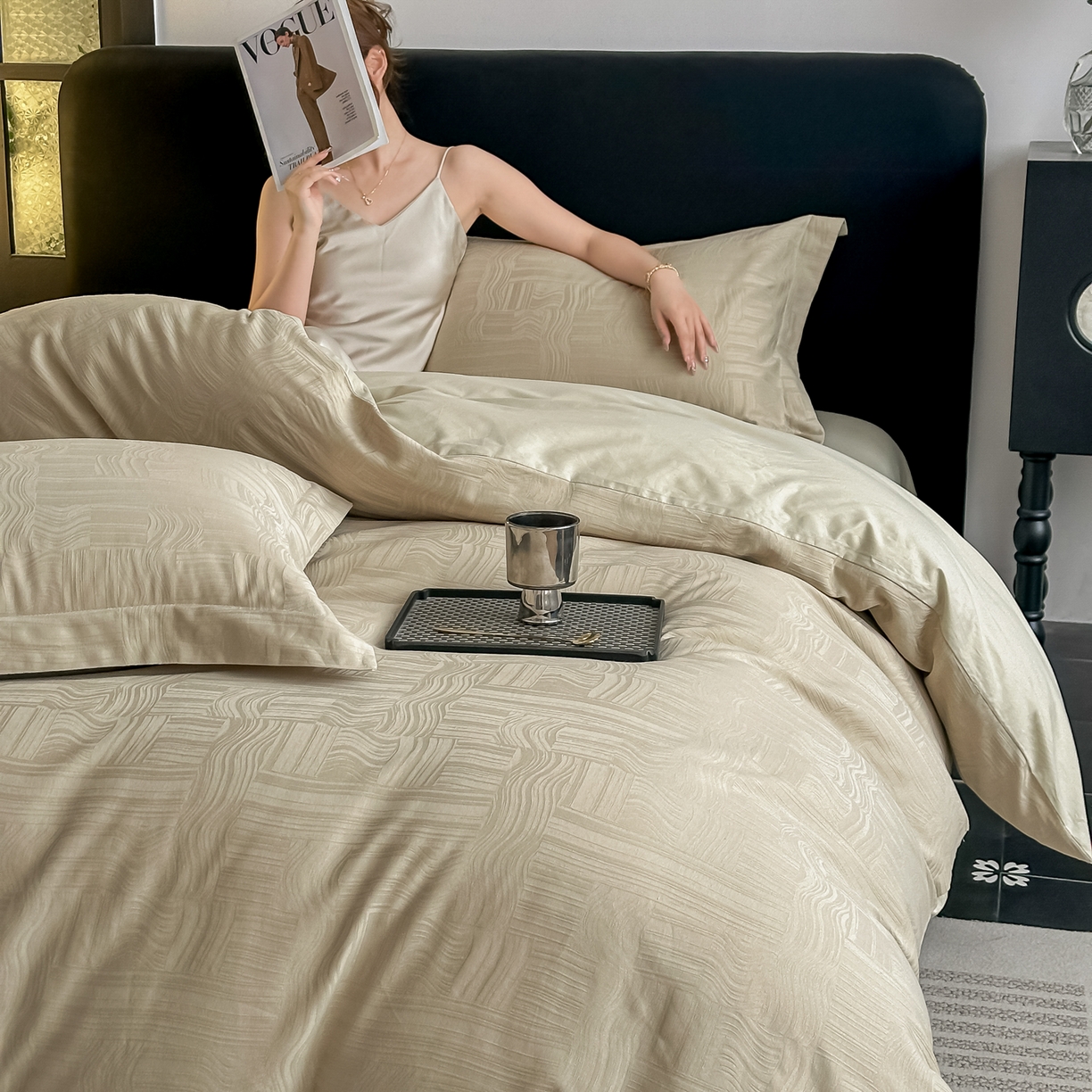 91家纺网 家纺一手货源 找家纺 宅家居 2026新款轻奢A类60支立体浮雕长绒棉纯棉提花贡缎全棉四件套光泽绸缎感三件套 凯迪雅-香槟绿