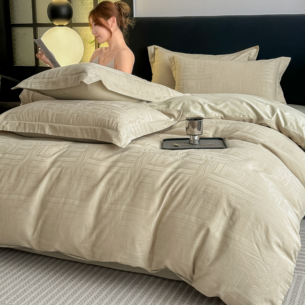 91家纺网 家纺一手货源 找家纺 宅家居 2026新款轻奢A类60支立体浮雕长绒棉纯棉提花贡缎全棉四件套光泽绸缎感三件套 凯迪雅-香槟绿