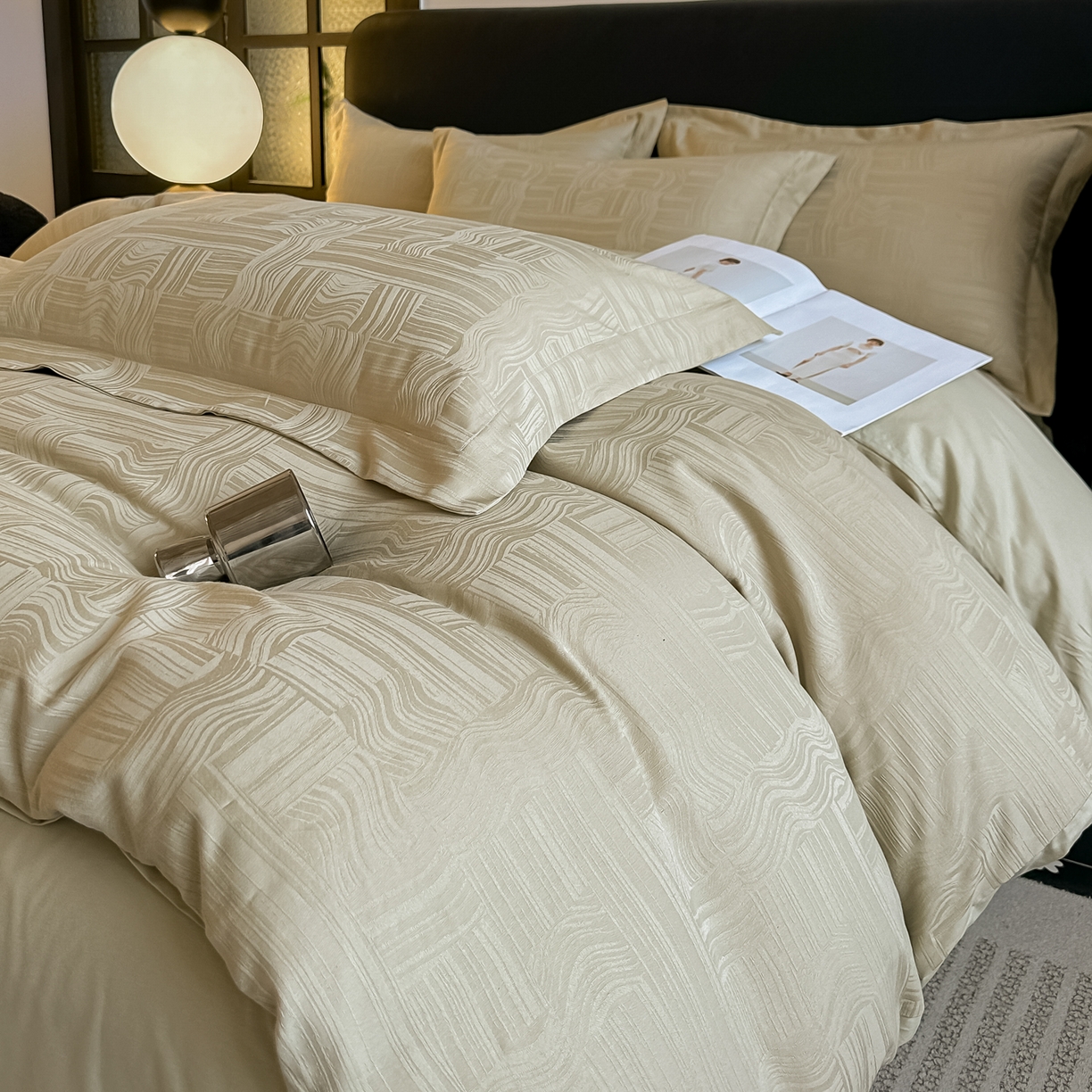 91家纺网 家纺一手货源 找家纺 宅家居 2026新款轻奢A类60支立体浮雕长绒棉纯棉提花贡缎全棉四件套光泽绸缎感三件套 凯迪雅-香槟绿