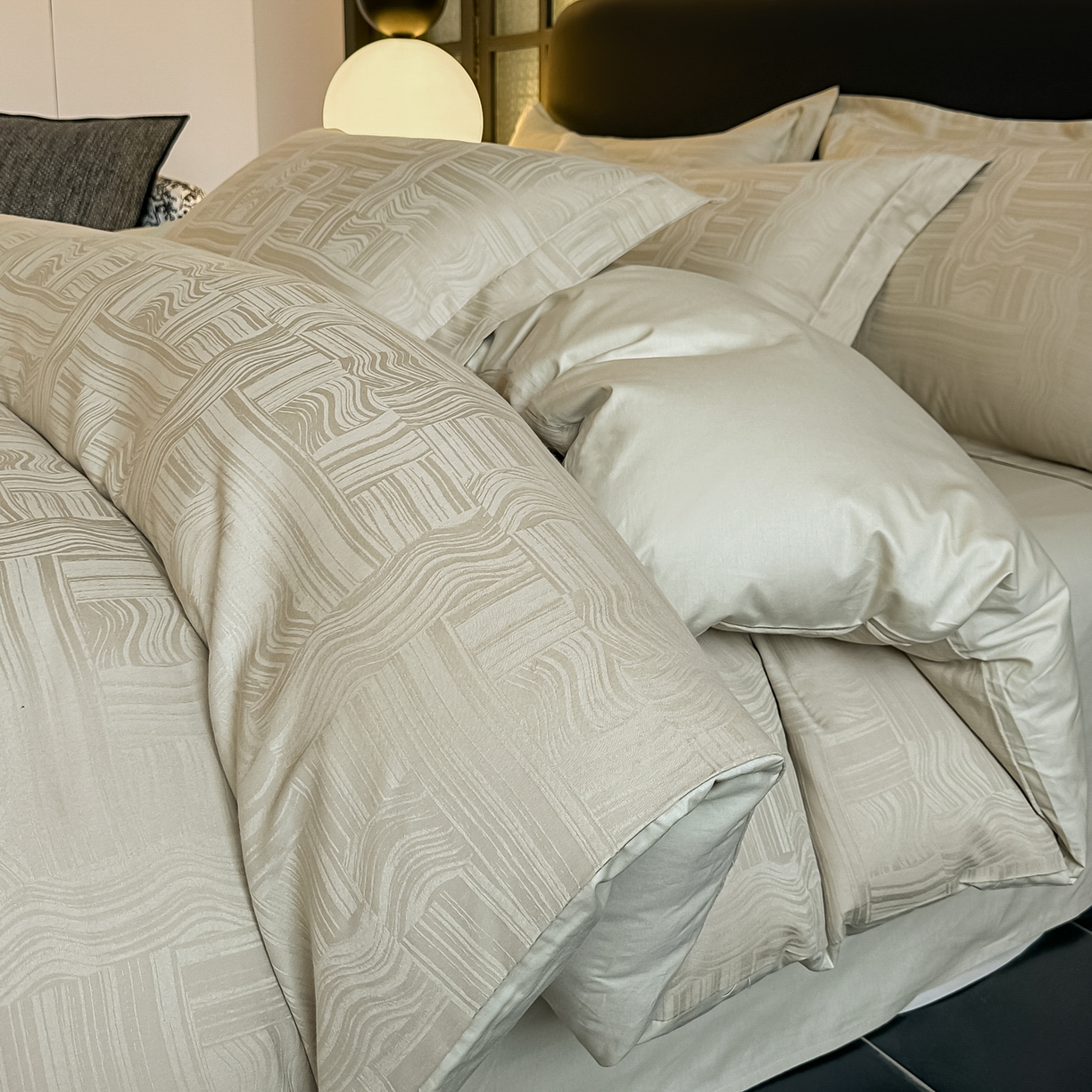 91家纺网 家纺一手货源 找家纺 宅家居 2026新款轻奢A类60支立体浮雕长绒棉纯棉提花贡缎全棉四件套光泽绸缎感三件套 凯迪雅-香槟绿