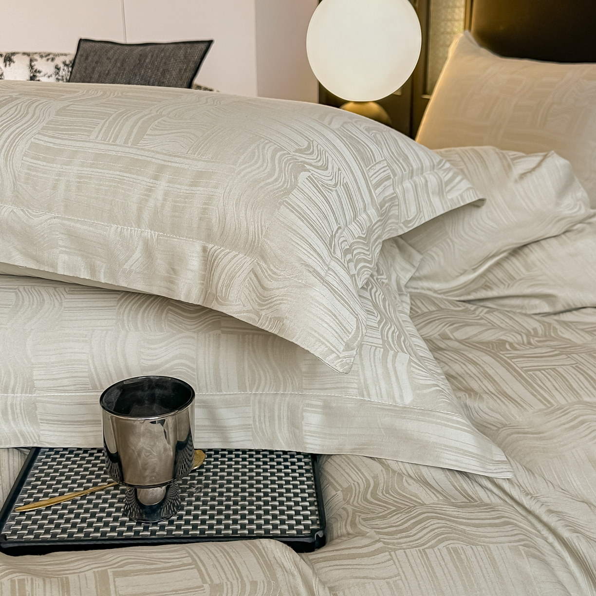 91家纺网 家纺一手货源 找家纺 宅家居 2026新款轻奢A类60支立体浮雕长绒棉纯棉提花贡缎全棉四件套光泽绸缎感三件套 凯迪雅-香槟绿