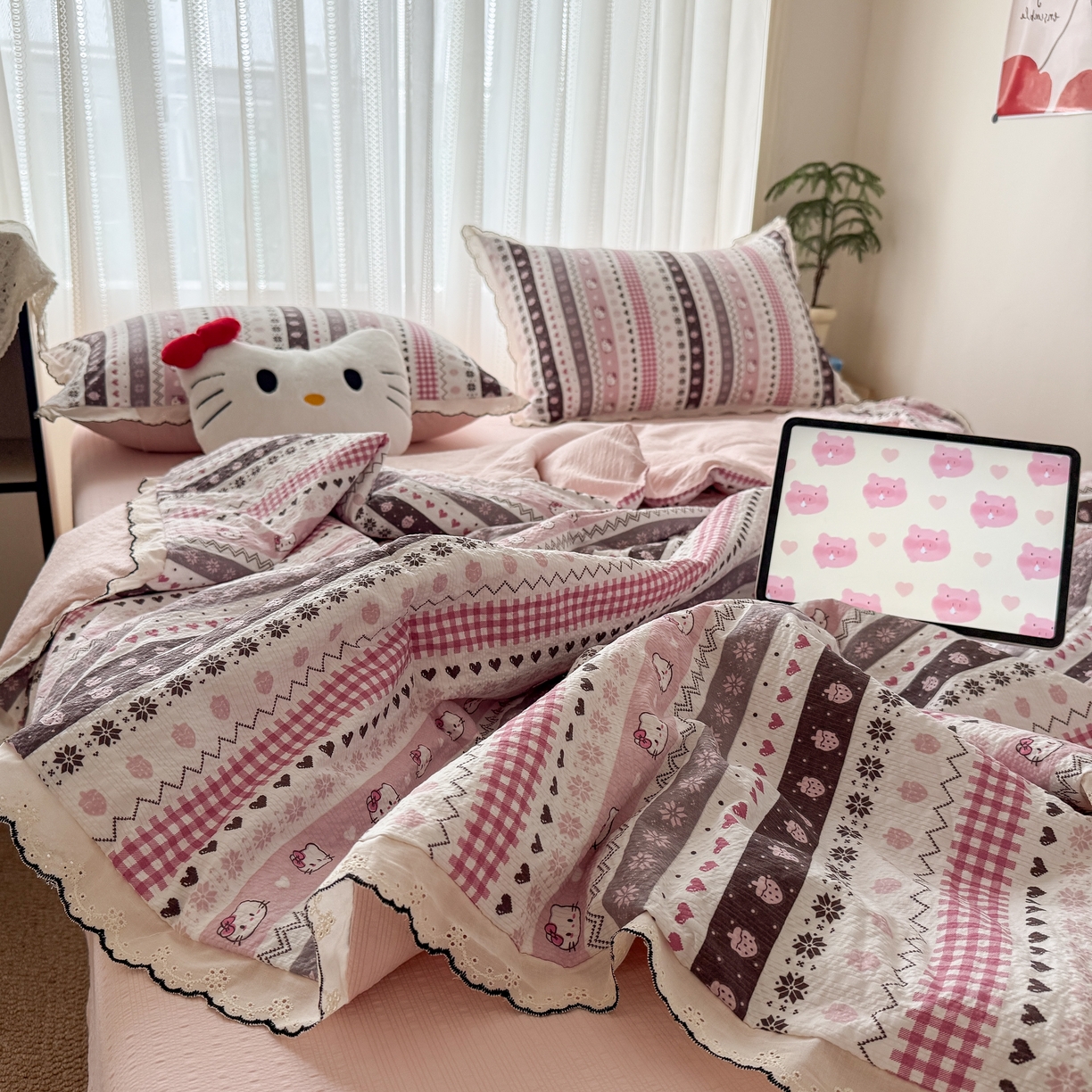 91家纺网 家纺一手货源 找家纺 欧尚 2026新款蕾丝花边夏被款四件套 猫咪集