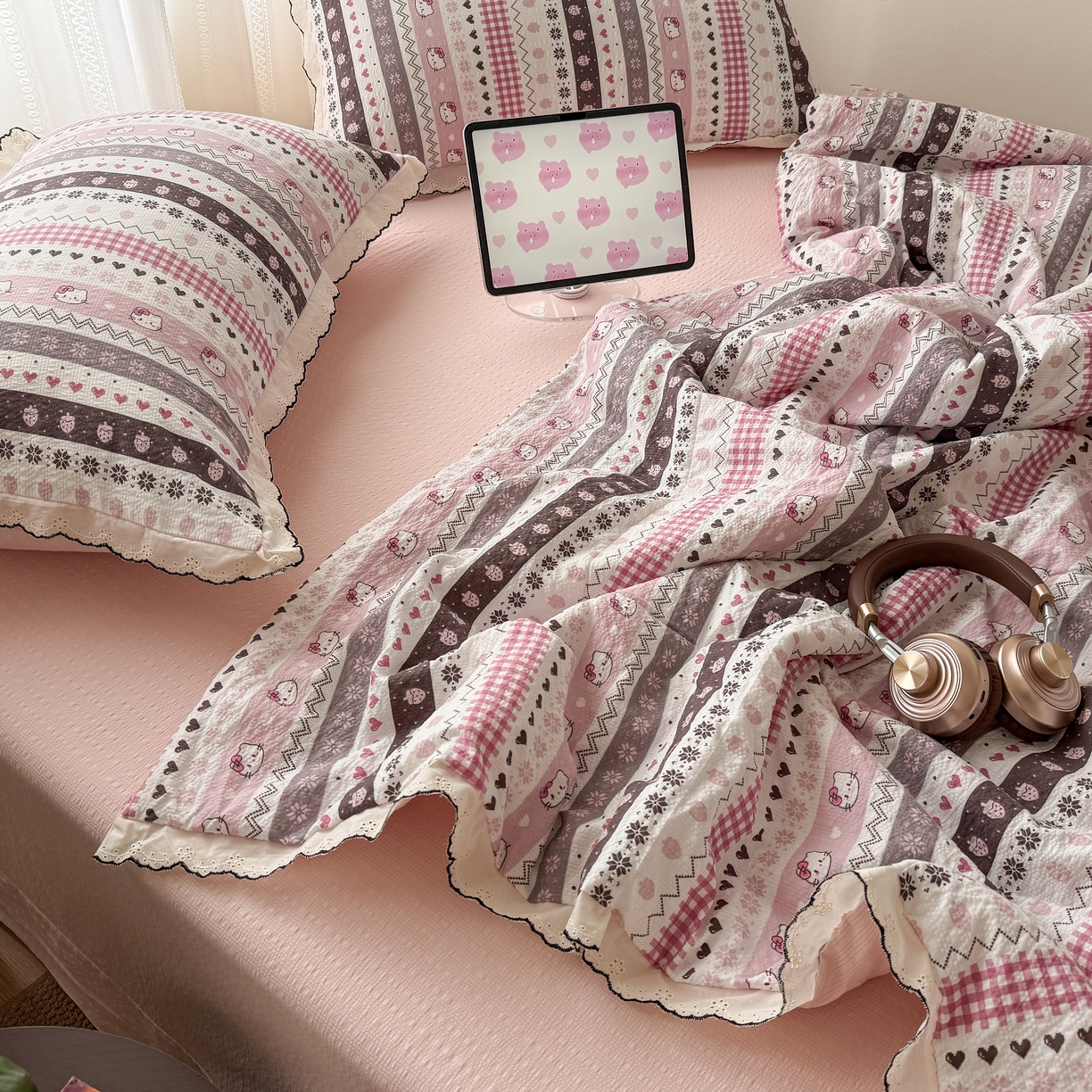 91家纺网 家纺一手货源 找家纺 欧尚 2026新款蕾丝花边夏被款四件套 猫咪集