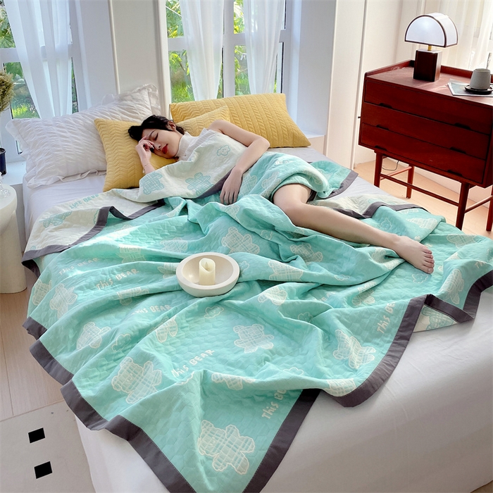 91家纺网 家纺一手货源 找家纺 兄弟坊 2026新款A类全棉三层纱多功能毛巾被夏被夏凉被（盖毯床单夏被） 云朵小熊-绿