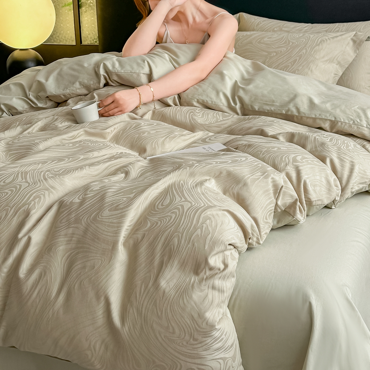 91家纺网 家纺一手货源 找家纺 宅家居 2026新款轻奢A类60支立体浮雕长绒棉纯棉提花贡缎全棉四件套光泽绸缎感三件套 幻纤影-香槟绿