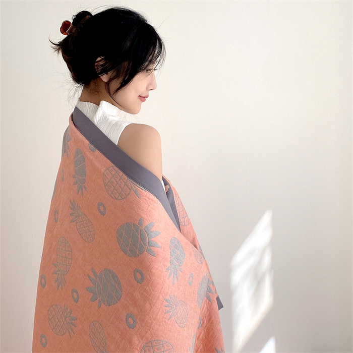 91家纺网 家纺一手货源 找家纺 兄弟坊 2026新款A类全棉三层纱多功能毛巾被夏被夏凉被（盖毯床单夏被） 菠萝气泡-粉