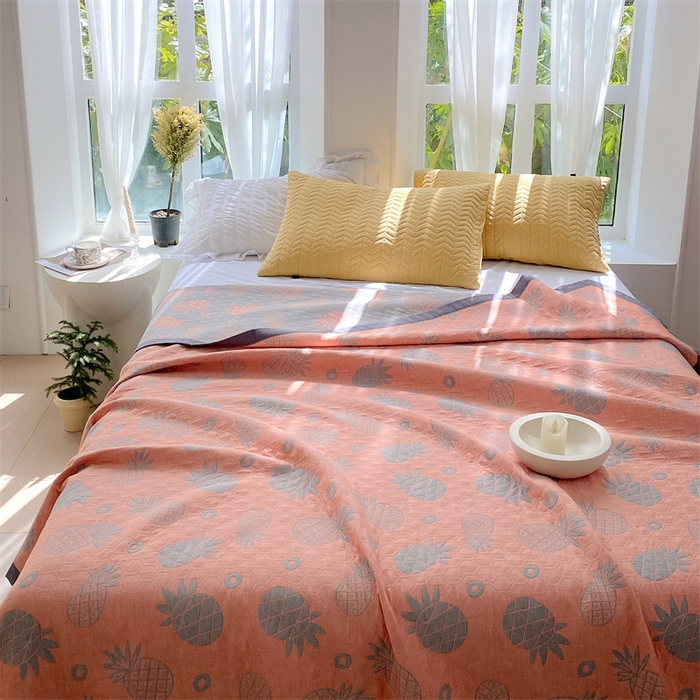 91家纺网 家纺一手货源 找家纺 兄弟坊 2026新款A类全棉三层纱多功能毛巾被夏被夏凉被（盖毯床单夏被） 菠萝气泡-粉