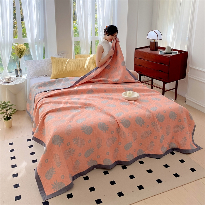 91家纺网 家纺一手货源 找家纺 兄弟坊 2026新款A类全棉三层纱多功能毛巾被夏被夏凉被（盖毯床单夏被） 菠萝气泡-粉