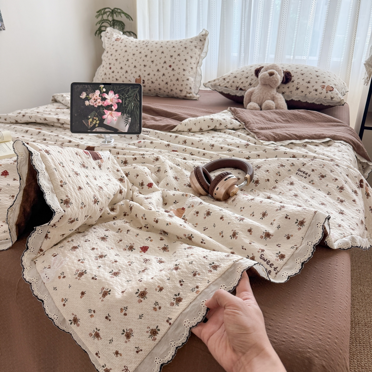 91家纺网 家纺一手货源 找家纺 欧尚 2026新款蕾丝花边夏被款四件套 田园兔