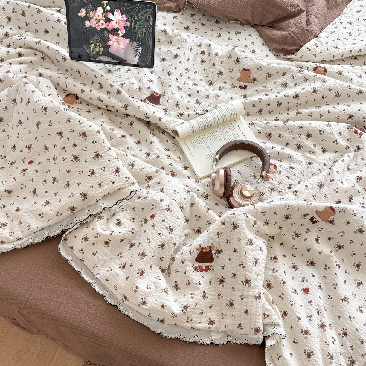 91家纺网 家纺一手货源 找家纺 欧尚 2026新款蕾丝花边夏被款四件套 田园兔