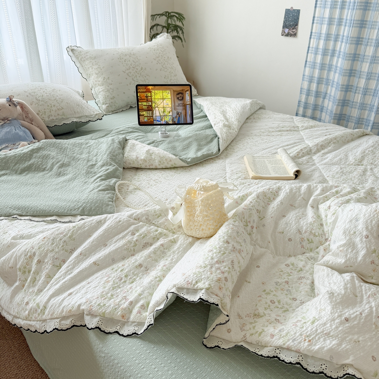 91家纺网 家纺一手货源 找家纺 欧尚 2026新款蕾丝花边夏被款四件套 绿意