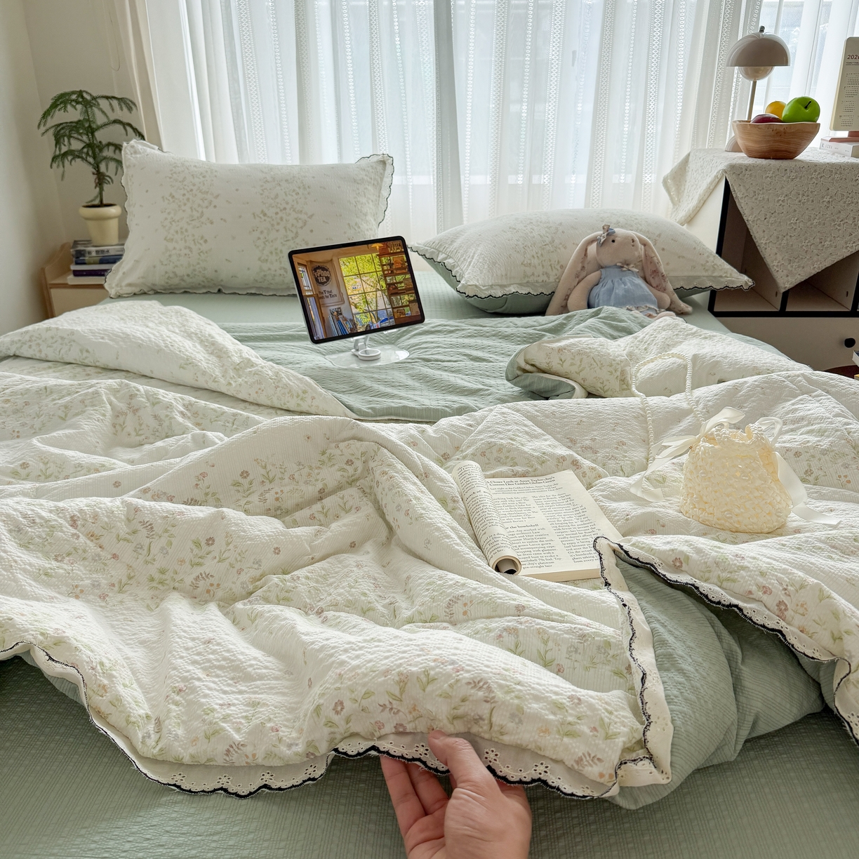91家纺网 家纺一手货源 找家纺 欧尚 2026新款蕾丝花边夏被款四件套 绿意