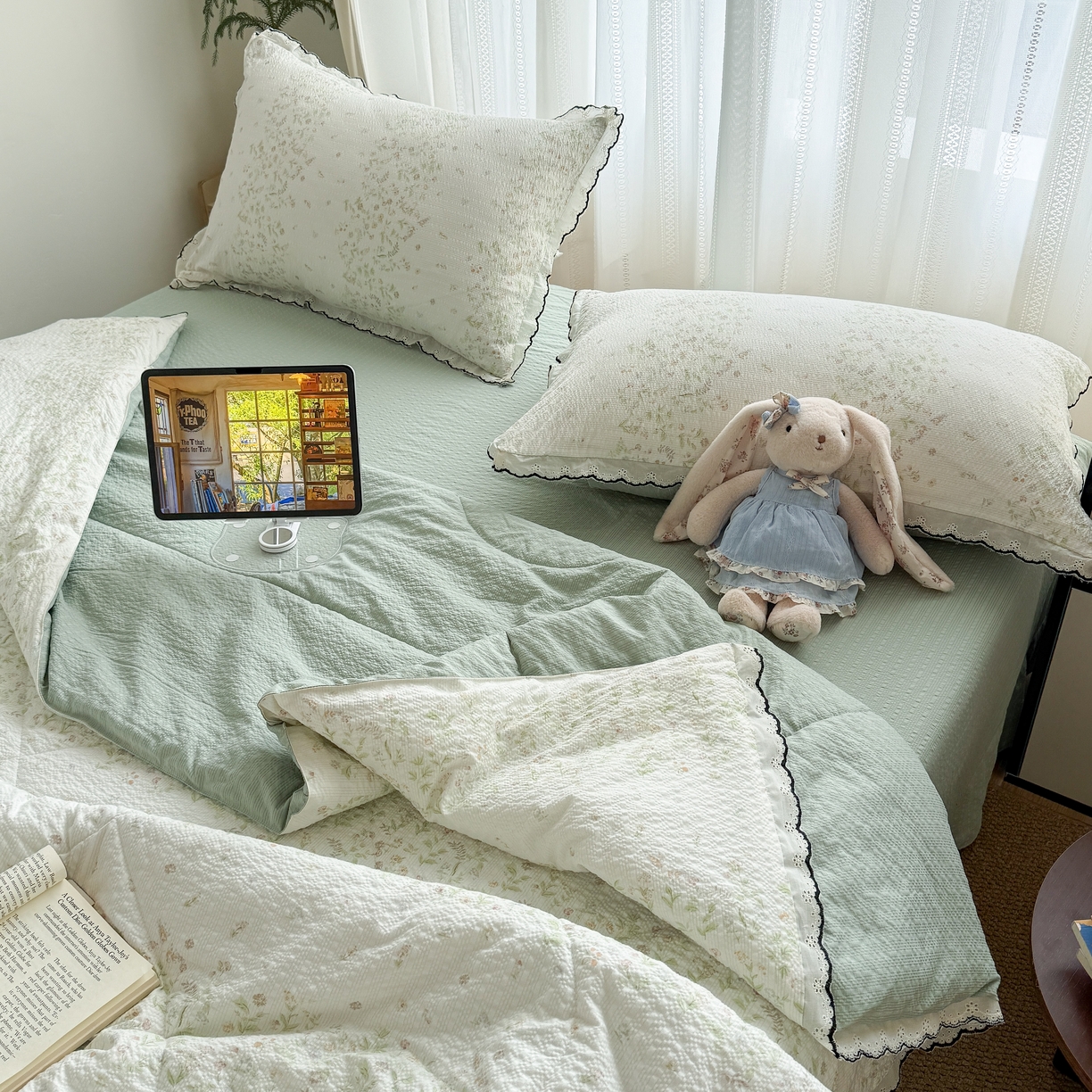 91家纺网 家纺一手货源 找家纺 欧尚 2026新款蕾丝花边夏被款四件套 绿意