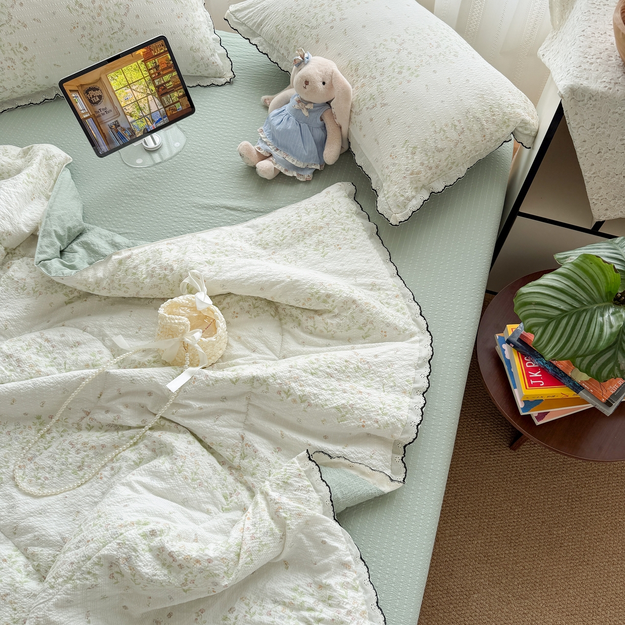 91家纺网 家纺一手货源 找家纺 欧尚 2026新款蕾丝花边夏被款四件套 绿意