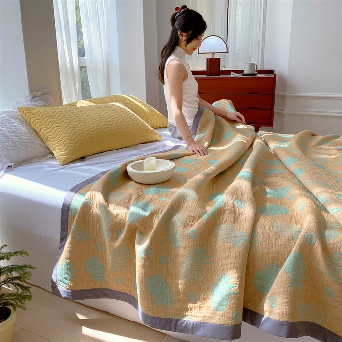 91家纺网 家纺一手货源 找家纺 兄弟坊 2026新款A类全棉三层纱多功能毛巾被夏被夏凉被（盖毯床单夏被） 菠萝气泡-黄