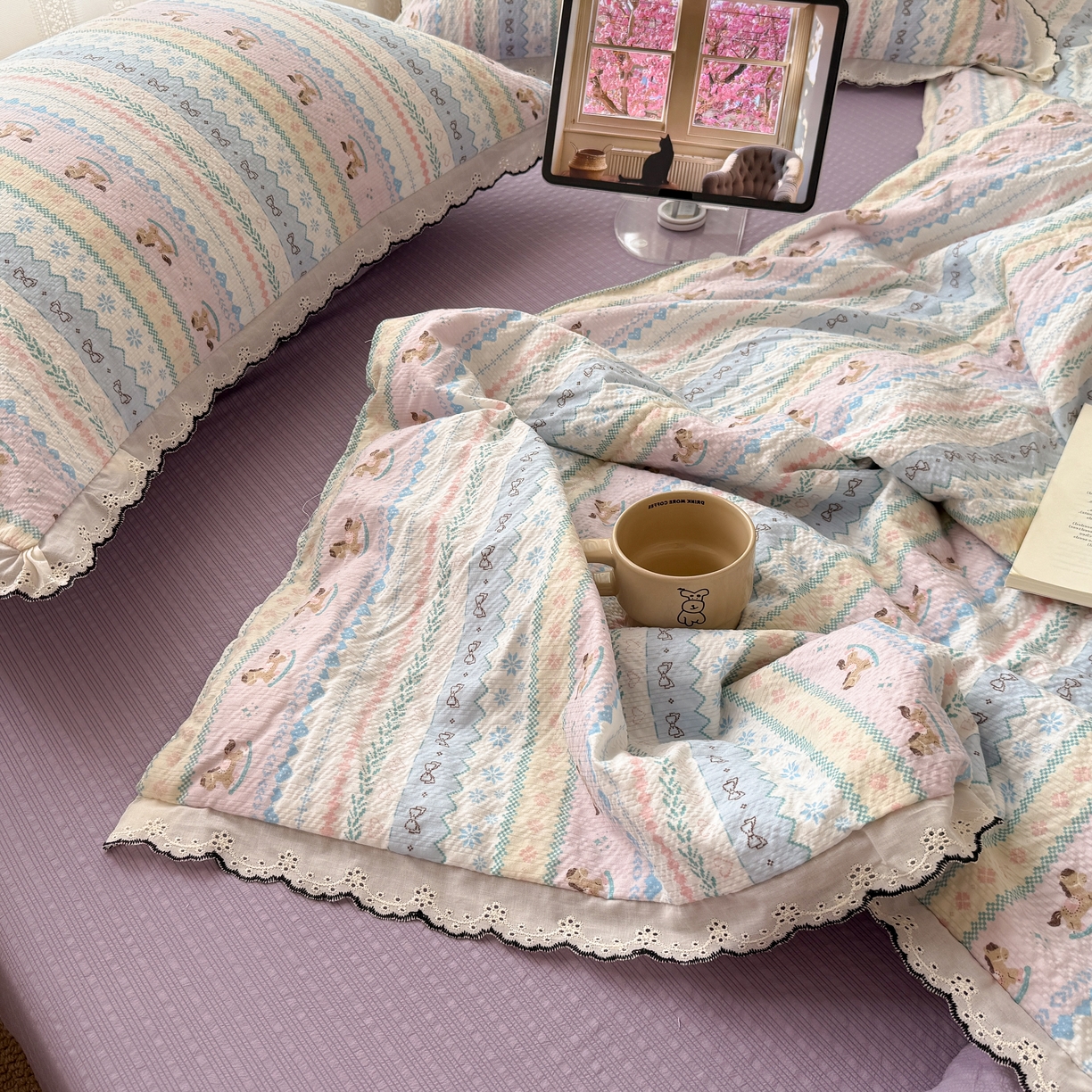 91家纺网 家纺一手货源 找家纺 欧尚 2026新款蕾丝花边夏被款四件套 甜心木马