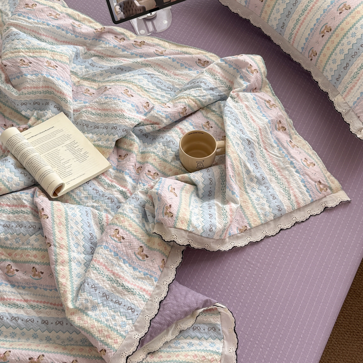 91家纺网 家纺一手货源 找家纺 欧尚 2026新款蕾丝花边夏被款四件套 甜心木马