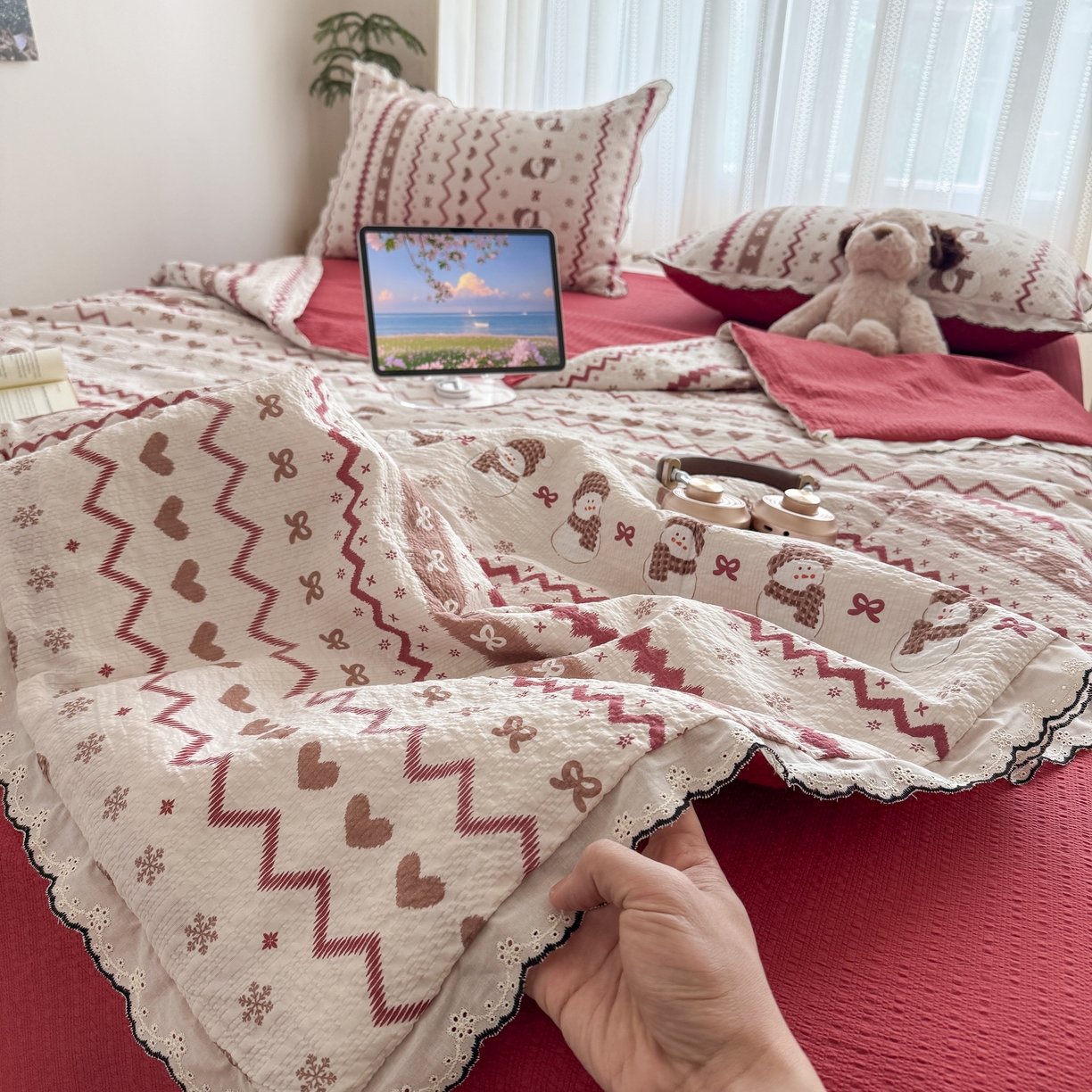 91家纺网 家纺一手货源 找家纺 欧尚 2026新款蕾丝花边夏被款四件套 雪人