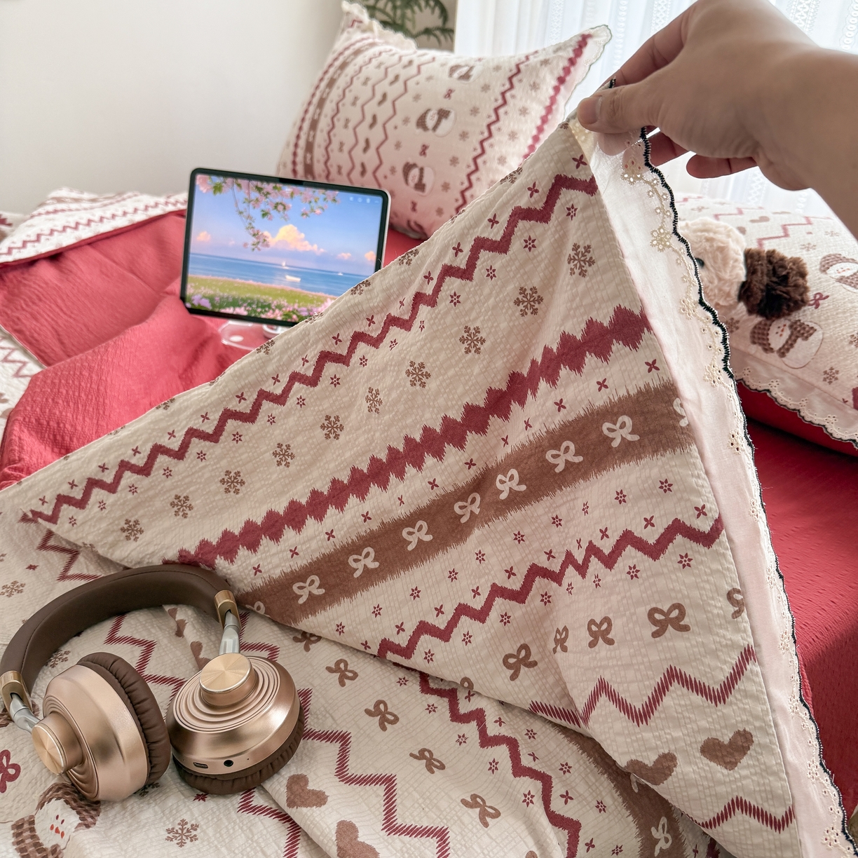 91家纺网 家纺一手货源 找家纺 欧尚 2026新款蕾丝花边夏被款四件套 雪人