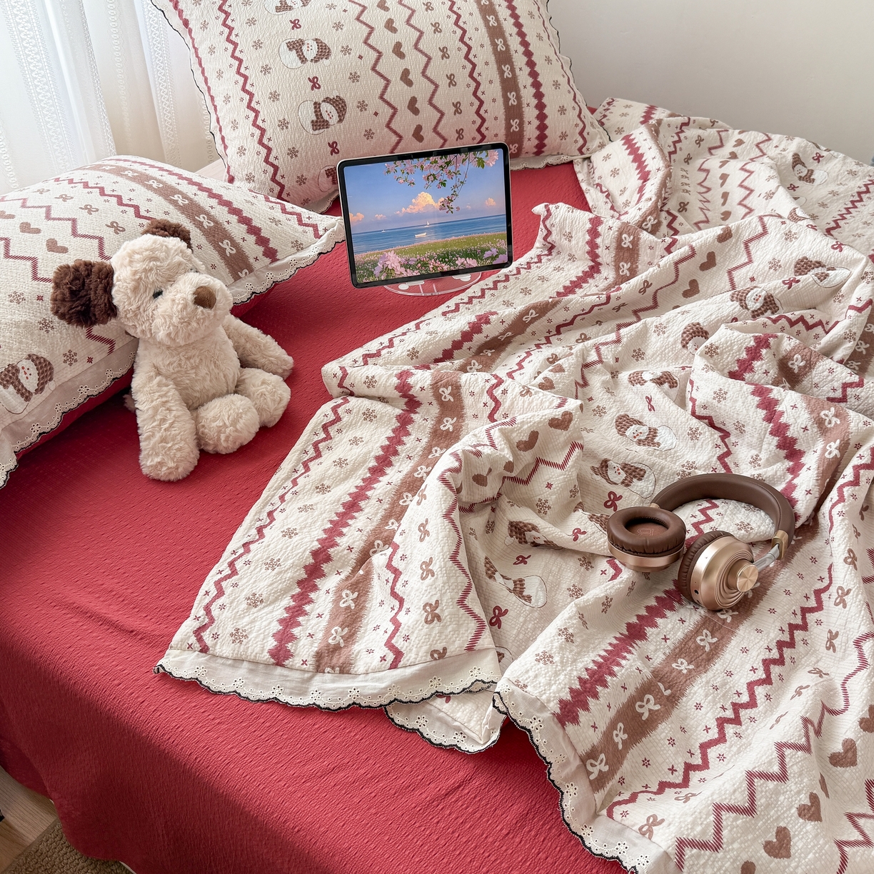 91家纺网 家纺一手货源 找家纺 欧尚 2026新款蕾丝花边夏被款四件套 雪人