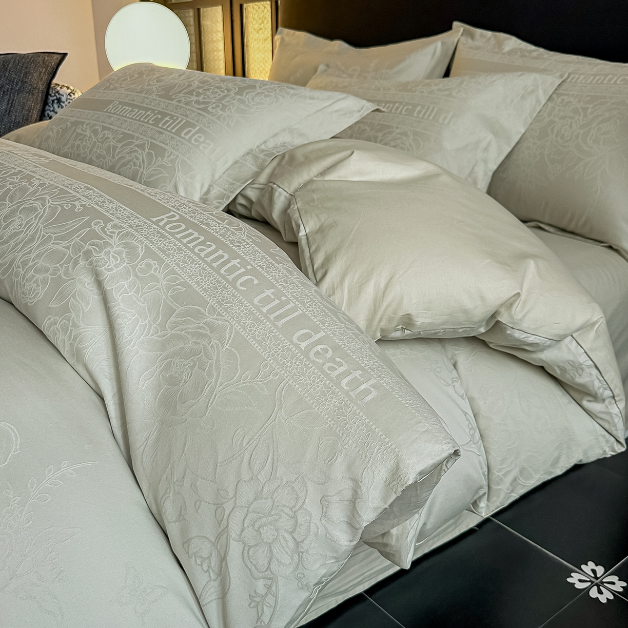 91家纺网 家纺一手货源 找家纺 宅家居 2026新款轻奢A类60支立体浮雕长绒棉纯棉提花贡缎全棉四件套光泽绸缎感三件套 恋曲花语-香槟绿