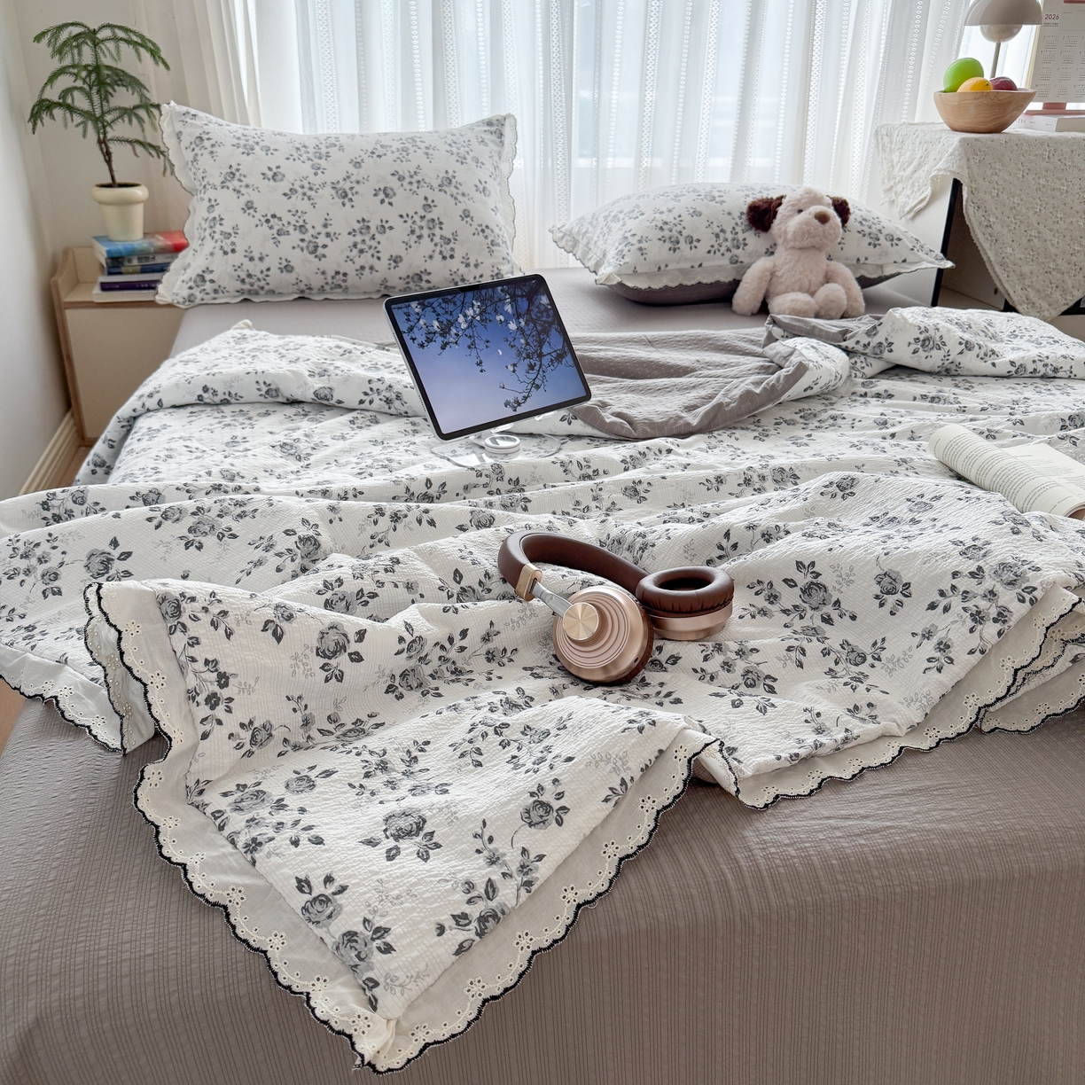 91家纺网 家纺一手货源 找家纺 欧尚 2026新款蕾丝花边夏被款四件套 只闻花香