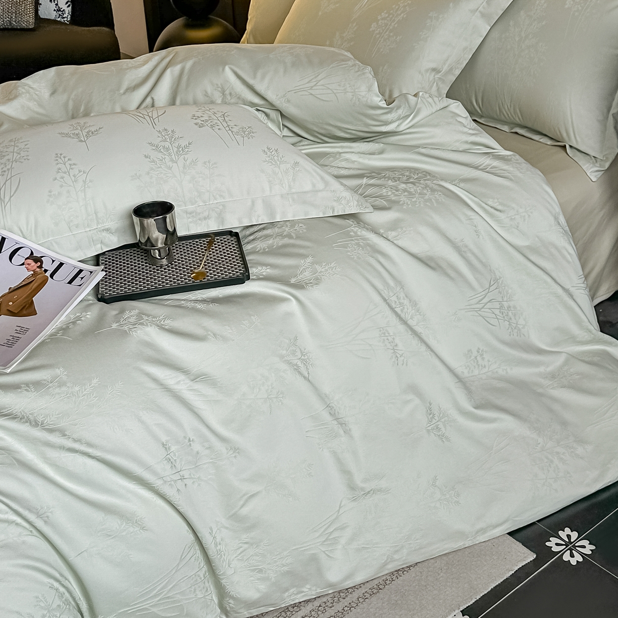 91家纺网 家纺一手货源 找家纺 宅家居 2026新款轻奢A类60支立体浮雕长绒棉纯棉提花贡缎全棉四件套光泽绸缎感三件套 清风颂雅-浅绿