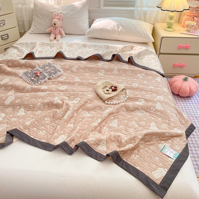 91家纺网 家纺一手货源 找家纺 兄弟坊 2026新款A类全棉三层纱多功能毛巾被夏被夏凉被（盖毯床单夏被） 萌宠小狗-咖