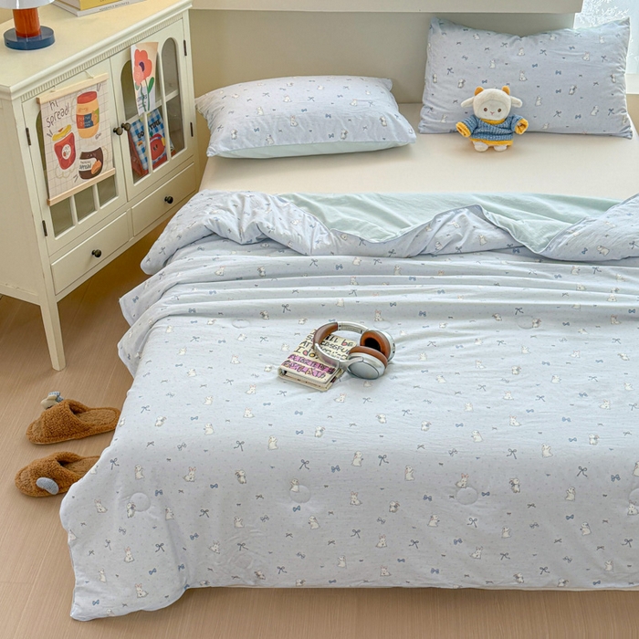 91家纺网 家纺一手货源 找家纺 漫仙阁家纺 2026新款空调被保暖透气抗菌夏被子被芯 软萌兔