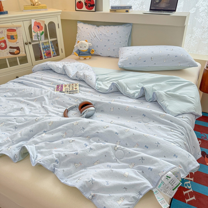 91家纺网 家纺一手货源 找家纺 漫仙阁家纺 2026新款空调被保暖透气抗菌夏被子被芯 软萌兔