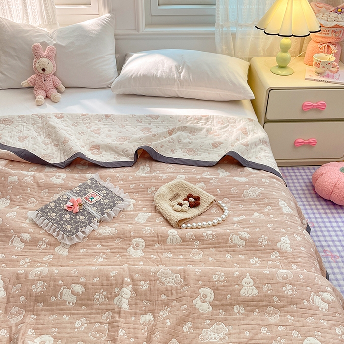 91家纺网 家纺一手货源 找家纺 兄弟坊 2026新款A类全棉三层纱多功能毛巾被夏被夏凉被（盖毯床单夏被） 萌宠小狗-咖